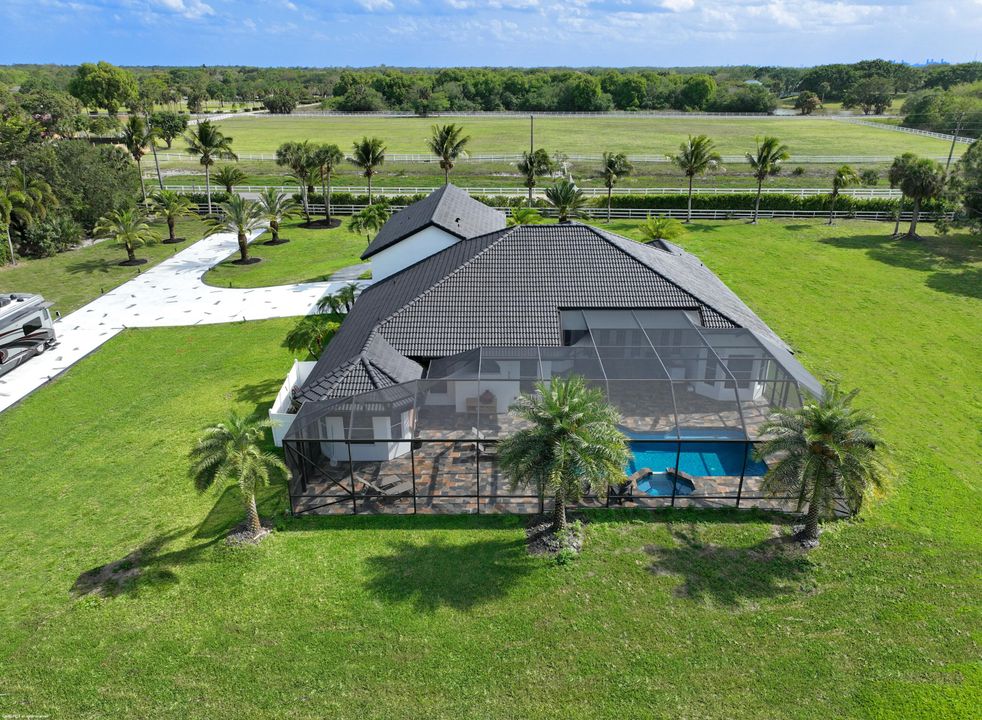 For Sale: $1,895,000 (5 beds, 4 baths, 3755 Square Feet)