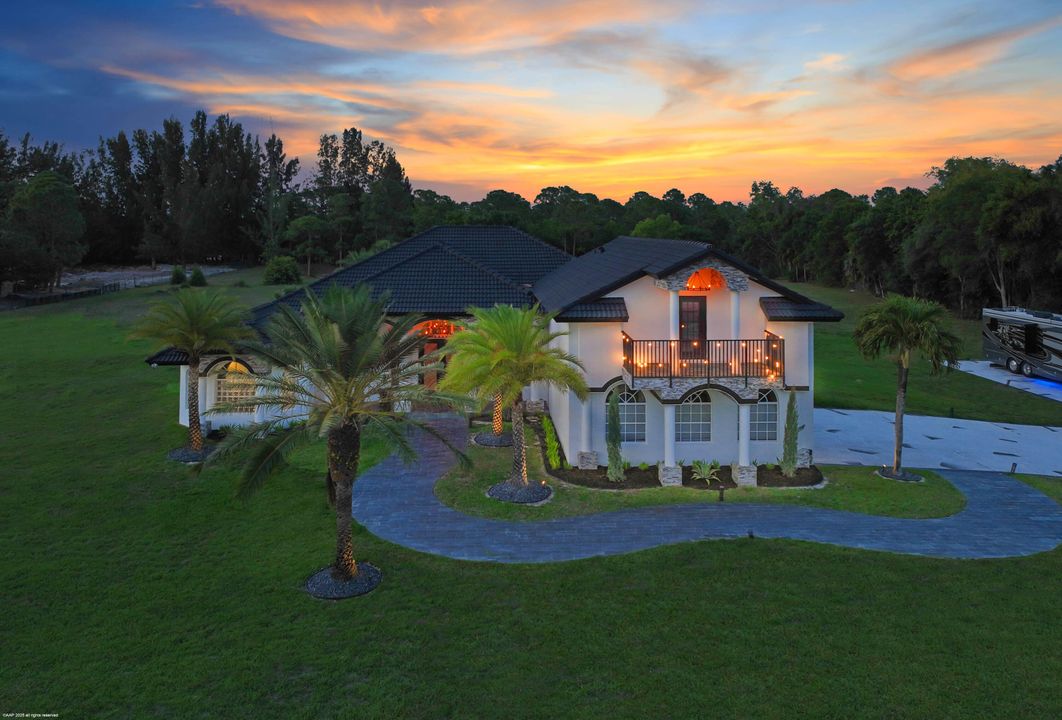 For Sale: $1,895,000 (5 beds, 4 baths, 3755 Square Feet)