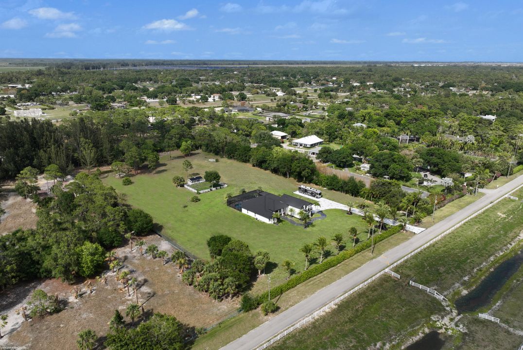 For Sale: $1,895,000 (5 beds, 4 baths, 3755 Square Feet)