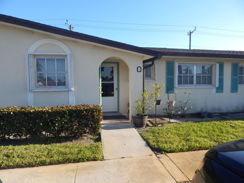 最近售出: $153,000 (2 贝兹, 1 浴室, 829 平方英尺)