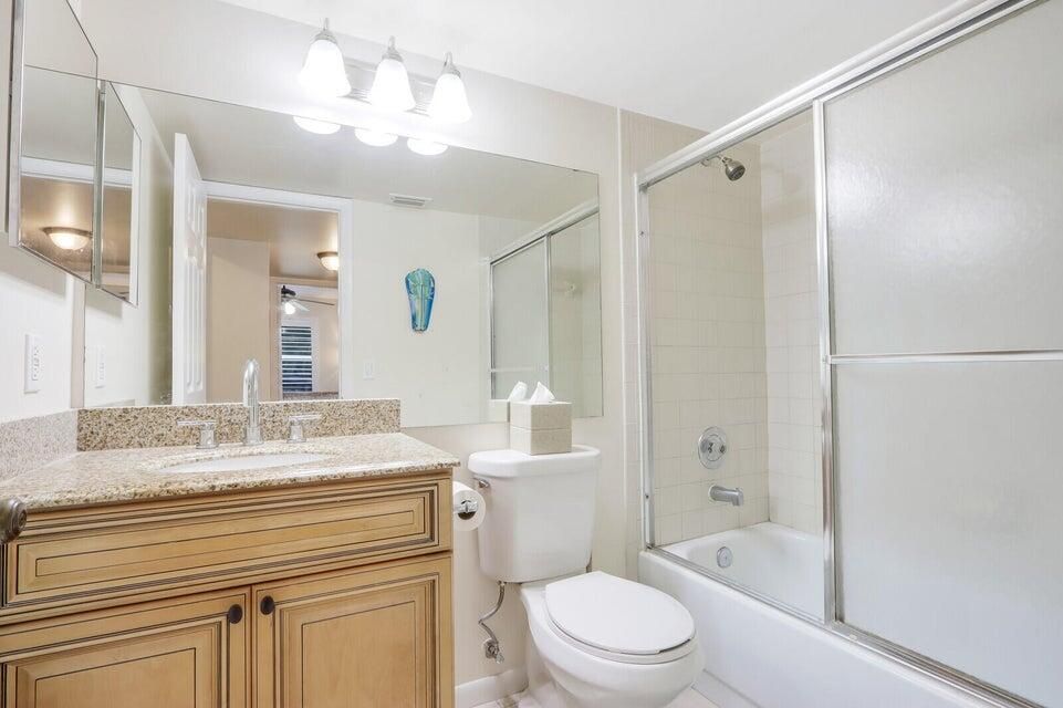 Activo con contrato: $3,300 (2 camas, 2 baños, 1200 Pies cuadrados)