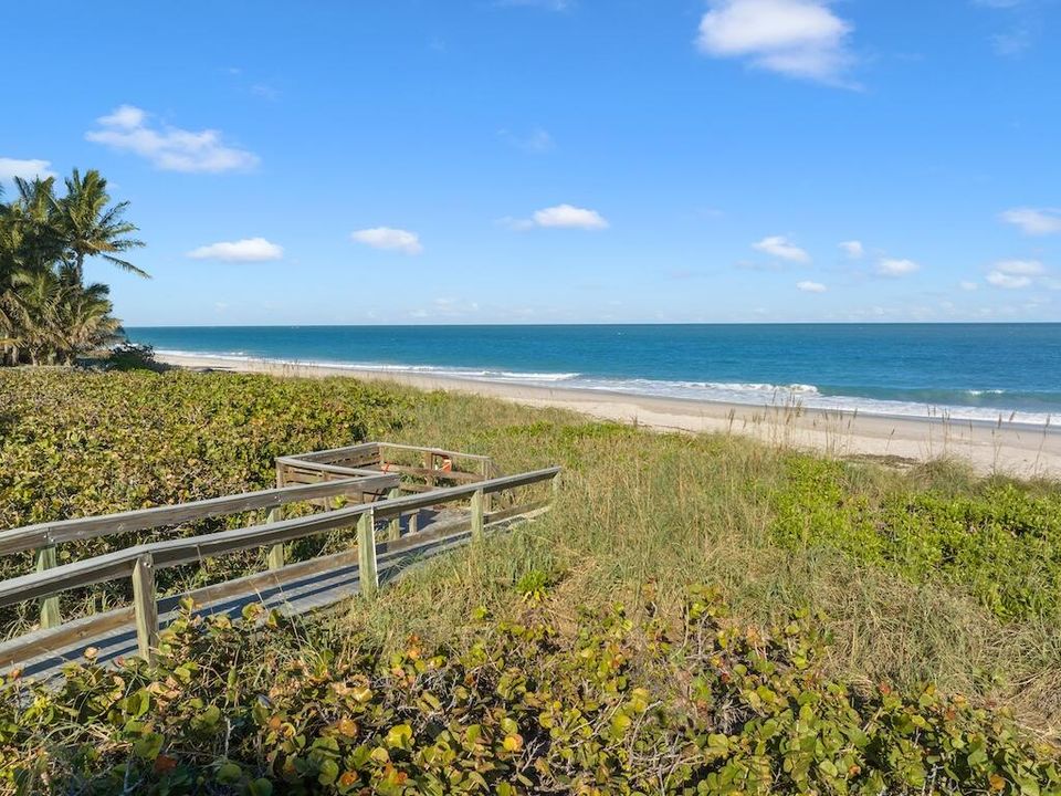 For Sale: $469,000 (2 beds, 2 baths, 1475 Square Feet)