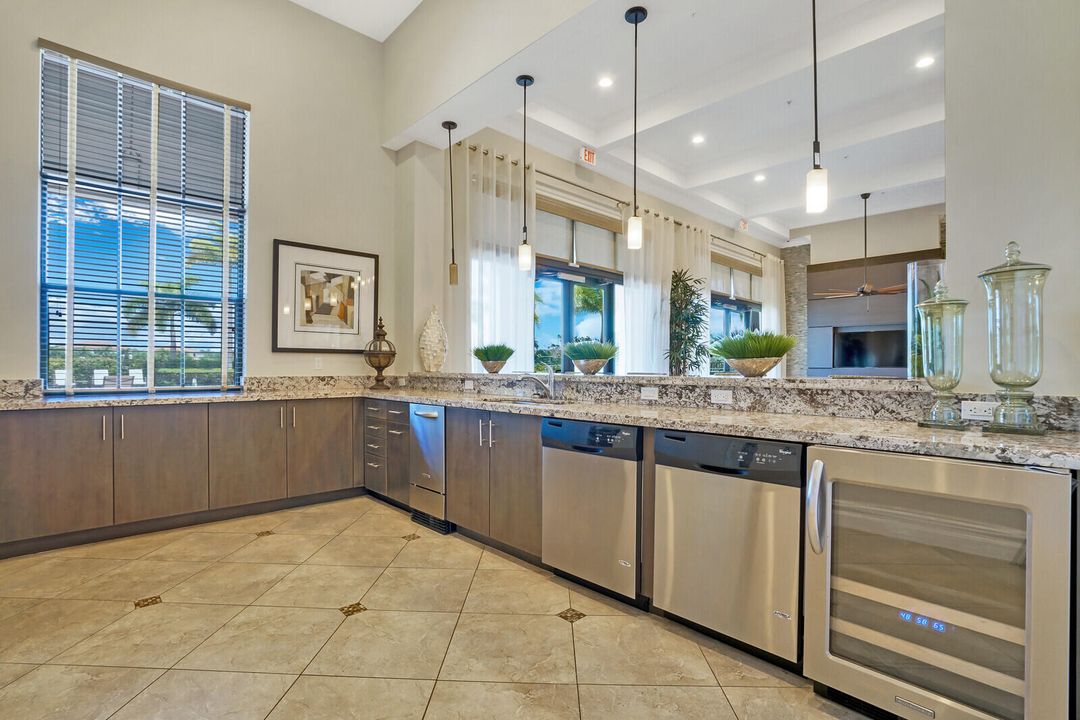 Active With Contract: $870,000 (4 beds, 4 baths, 3082 Square Feet)