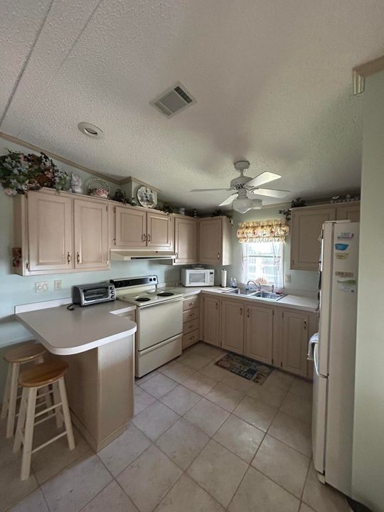 En Venta: $399,000 (2 camas, 2 baños, 1114 Pies cuadrados)