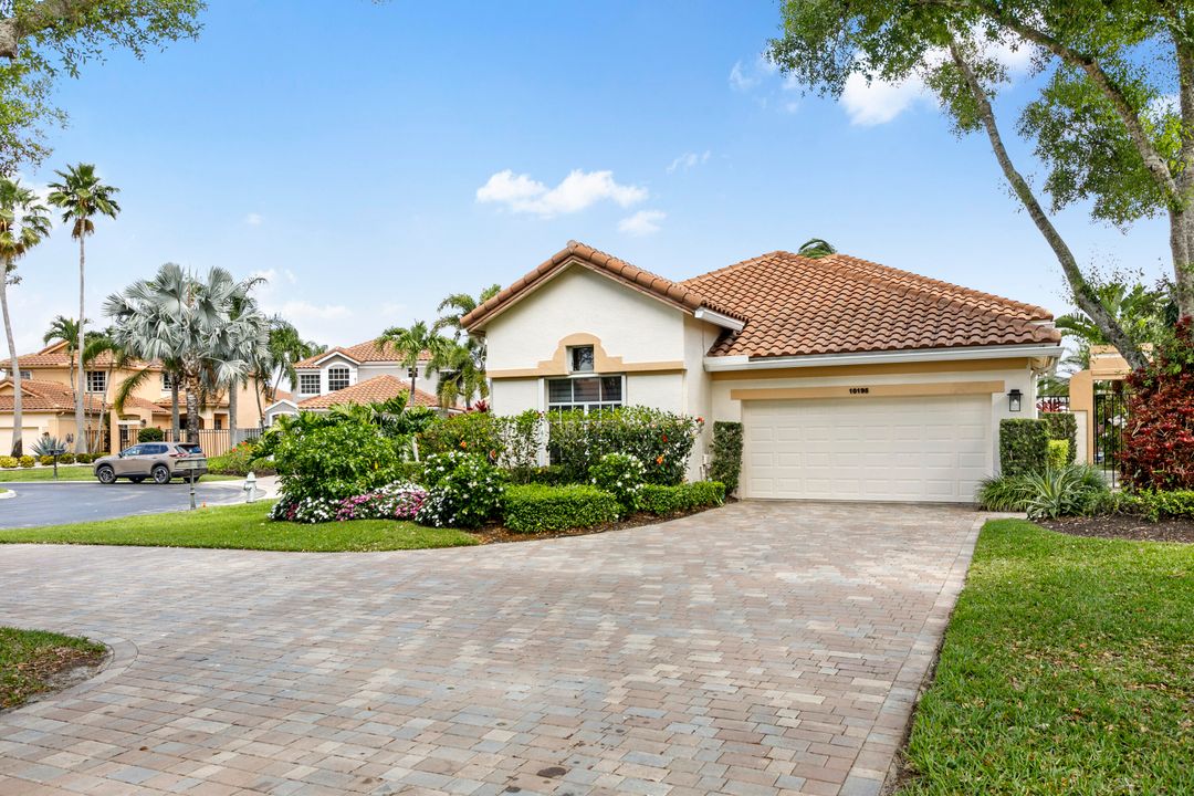 Active With Contract: $698,500 (3 beds, 2 baths, 2255 Square Feet)