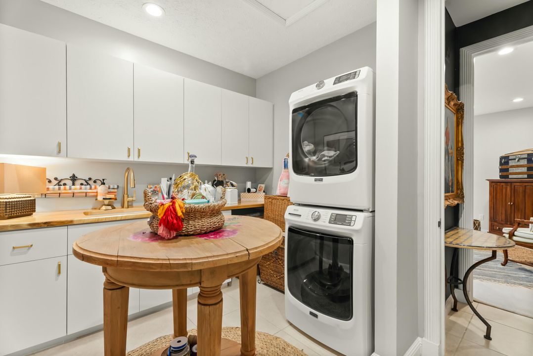 En Venta: $1,462,000 (3 camas, 3 baños, 3467 Pies cuadrados)