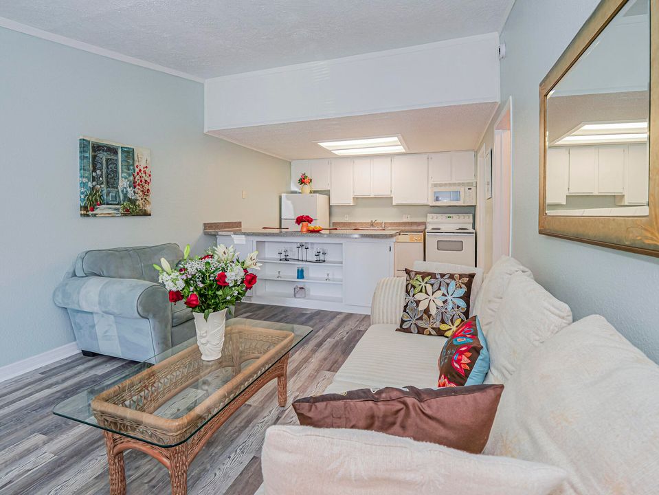 Recently Sold: $129,900 (1 beds, 1 baths, 550 Square Feet)