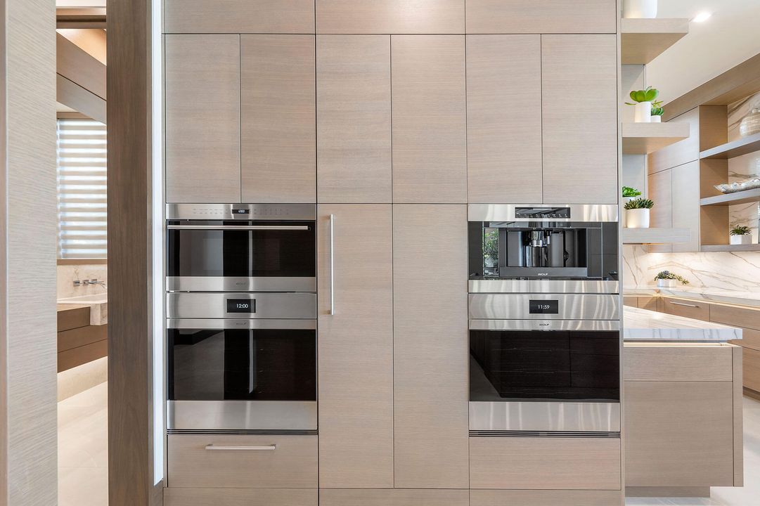 For Sale: $27,500,000 (5 beds, 6 baths, 8287 Square Feet)