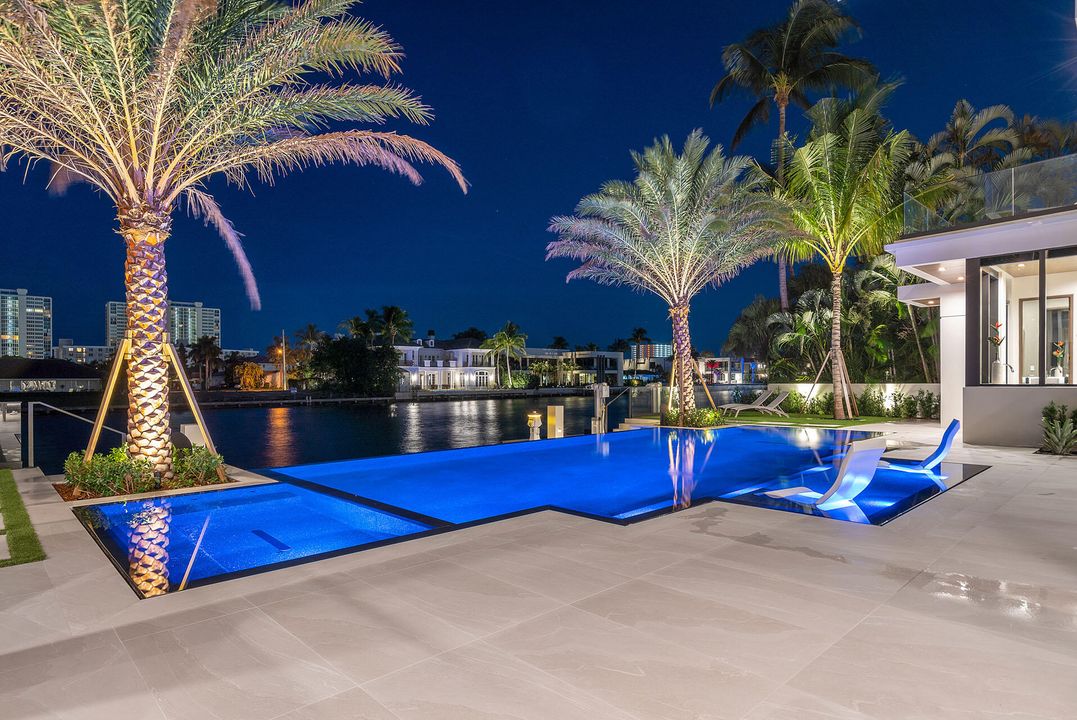 For Sale: $27,500,000 (5 beds, 6 baths, 8287 Square Feet)