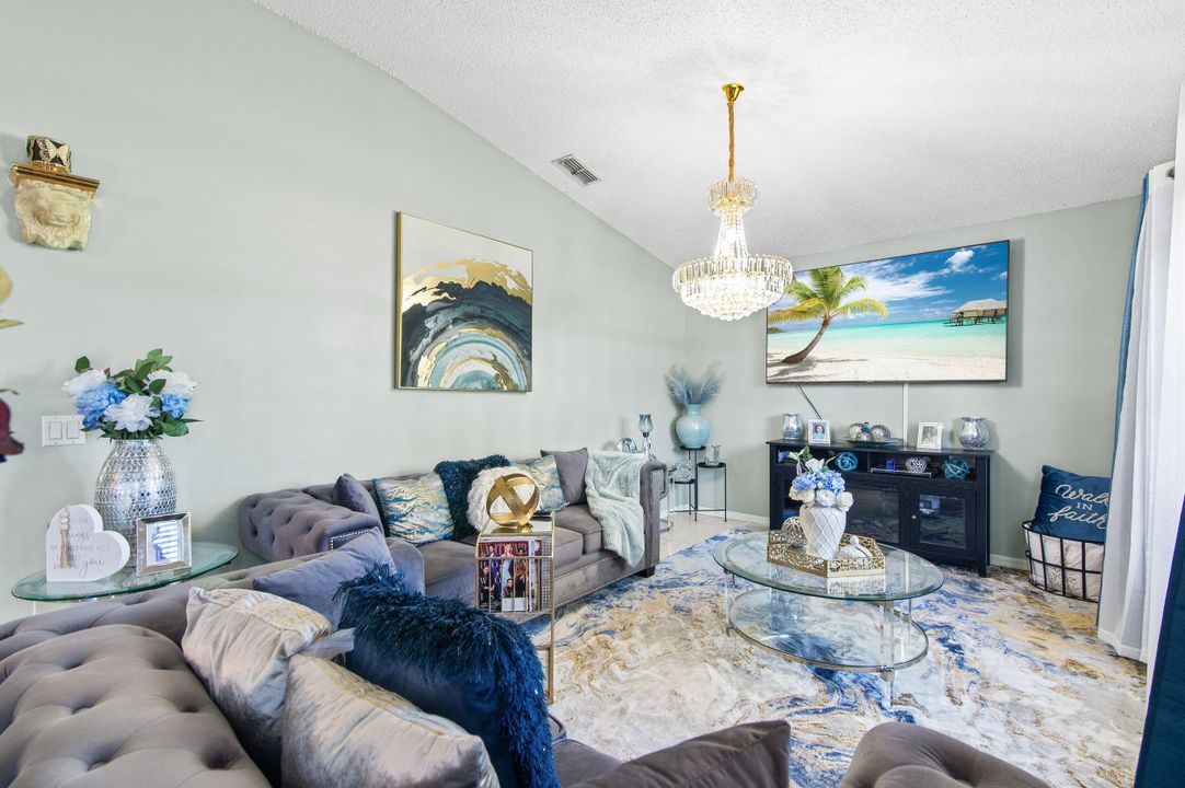 For Sale: $439,900 (3 beds, 2 baths, 2020 Square Feet)