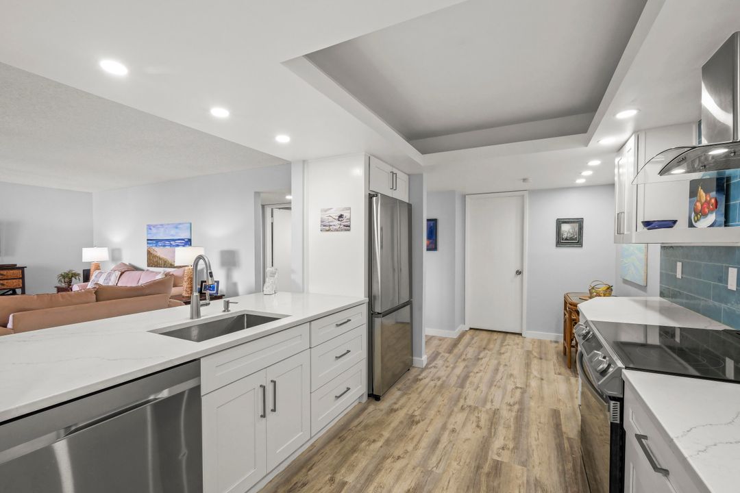 Active With Contract: $2,900 (2 beds, 2 baths, 1175 Square Feet)