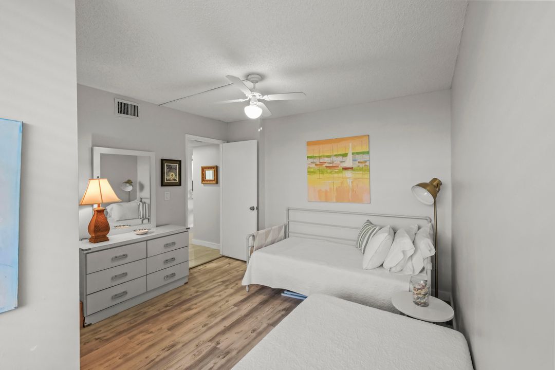 Active With Contract: $2,900 (2 beds, 2 baths, 1175 Square Feet)