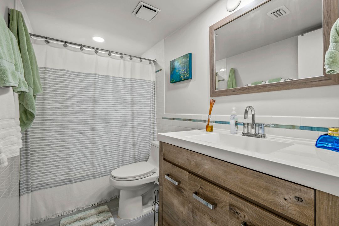 Active With Contract: $2,900 (2 beds, 2 baths, 1175 Square Feet)