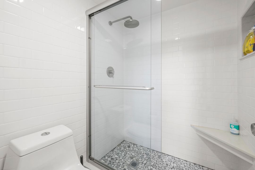 Active With Contract: $2,900 (2 beds, 2 baths, 1175 Square Feet)