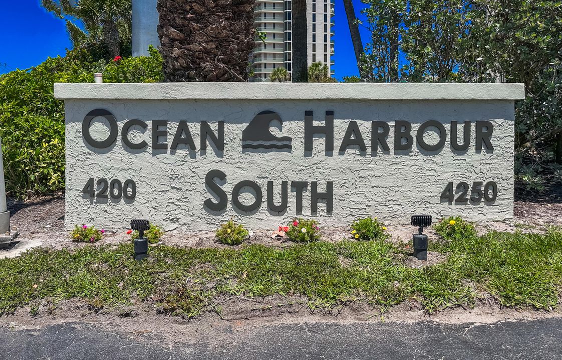 Active With Contract: $375,000 (2 beds, 2 baths, 1053 Square Feet)