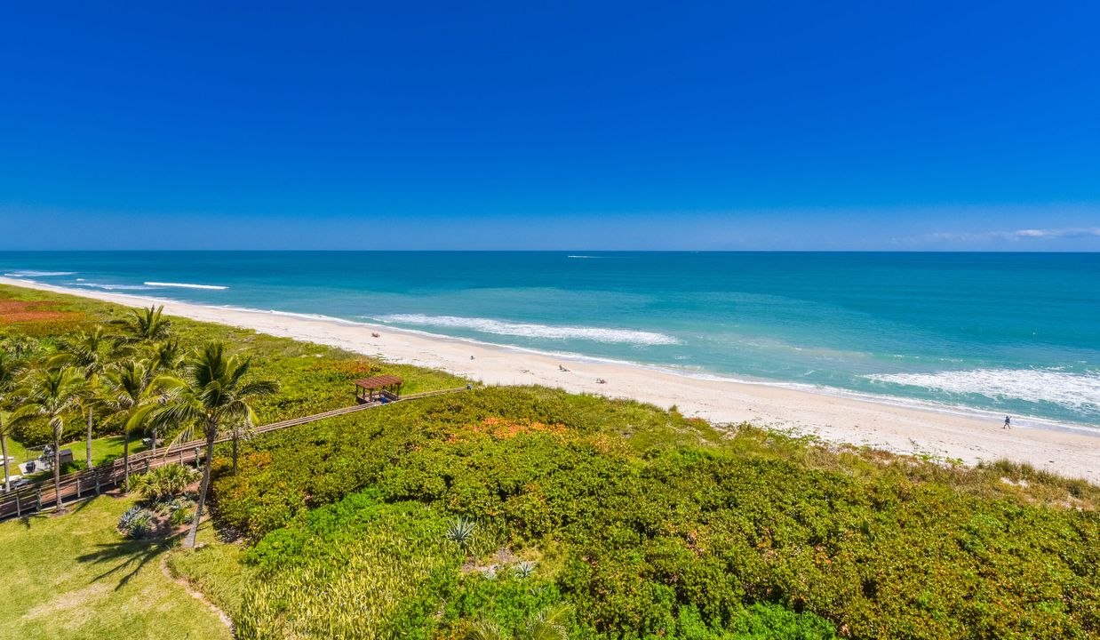 Active With Contract: $375,000 (2 beds, 2 baths, 1053 Square Feet)