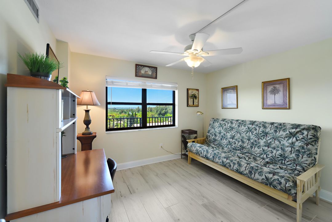 Active With Contract: $375,000 (2 beds, 2 baths, 1053 Square Feet)