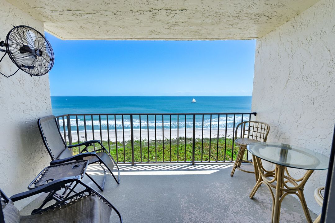 Active With Contract: $375,000 (2 beds, 2 baths, 1053 Square Feet)