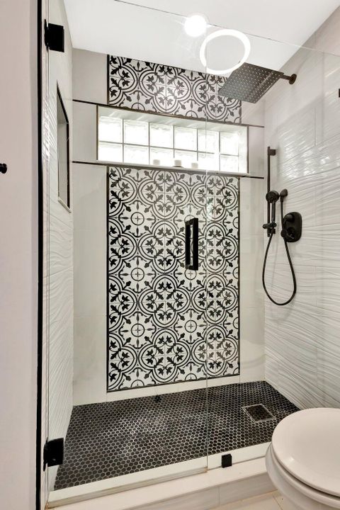 For Sale: $219,900 (2 beds, 2 baths, 1131 Square Feet)