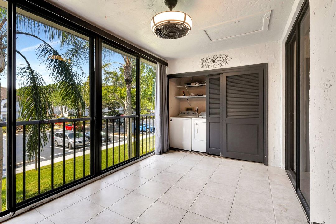 For Sale: $219,900 (2 beds, 2 baths, 1131 Square Feet)