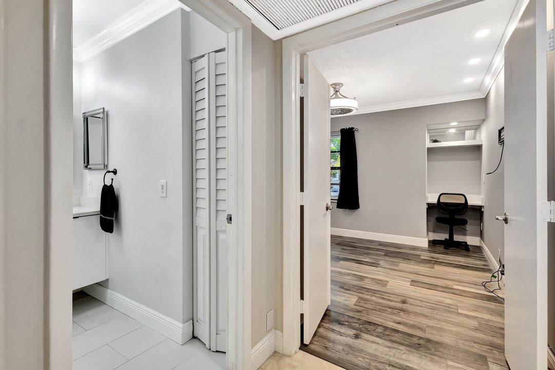 For Sale: $219,900 (2 beds, 2 baths, 1131 Square Feet)