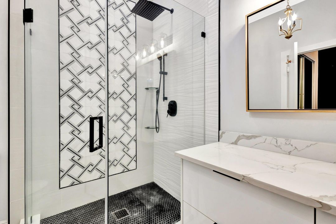 For Sale: $219,900 (2 beds, 2 baths, 1131 Square Feet)