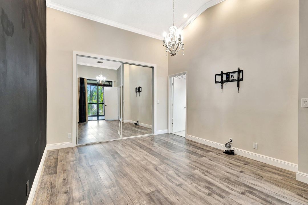 For Sale: $219,900 (2 beds, 2 baths, 1131 Square Feet)