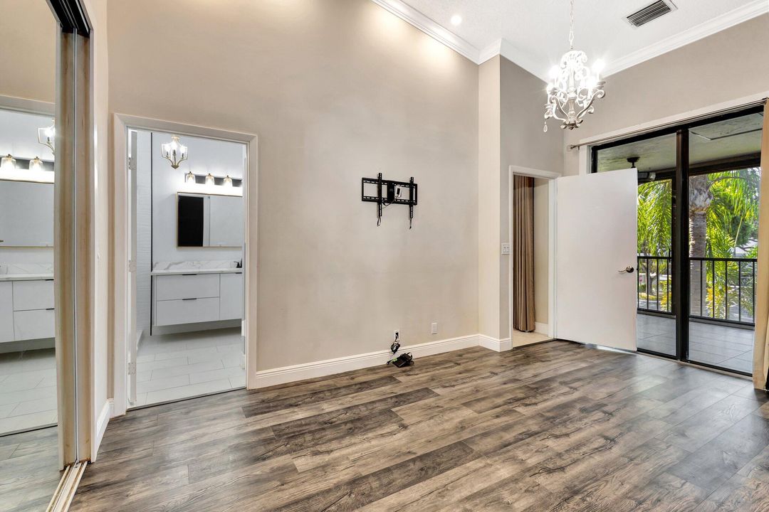 For Sale: $219,900 (2 beds, 2 baths, 1131 Square Feet)