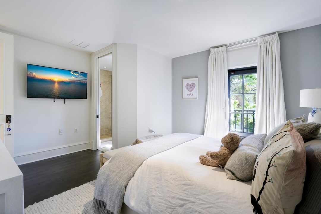 For Sale: $13,850,000 (4 beds, 5 baths, 4530 Square Feet)