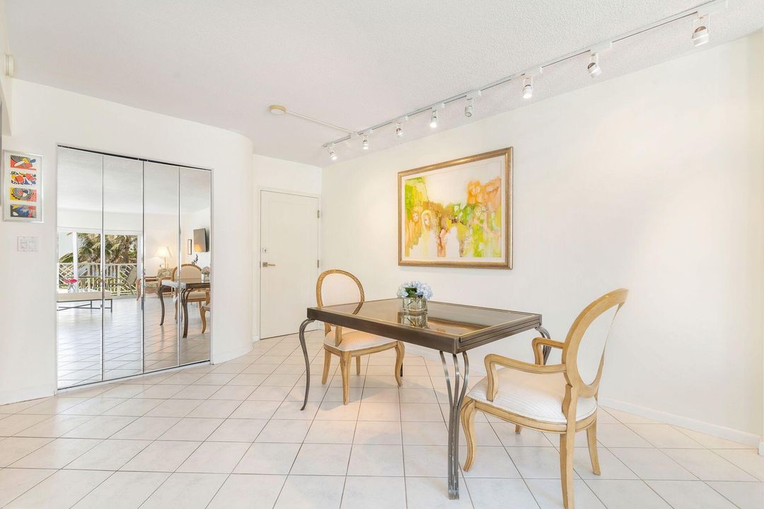 For Sale: $1,299,000 (1 beds, 1 baths, 972 Square Feet)