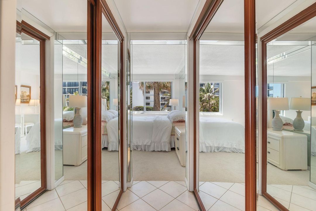 For Sale: $1,299,000 (1 beds, 1 baths, 972 Square Feet)