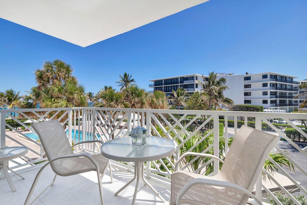 For Sale: $1,299,000 (1 beds, 1 baths, 972 Square Feet)