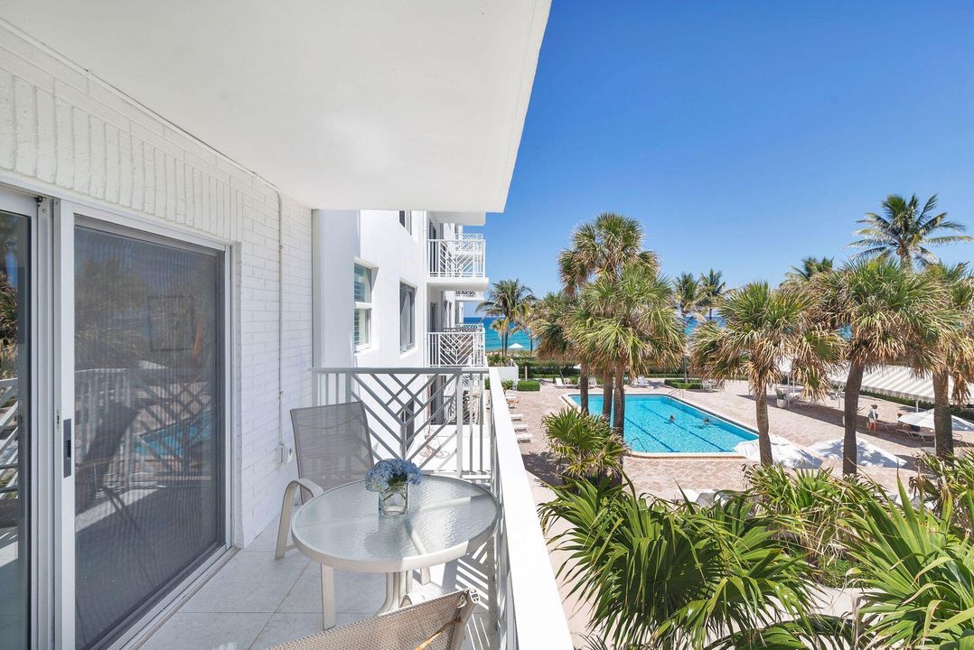 For Sale: $1,299,000 (1 beds, 1 baths, 972 Square Feet)