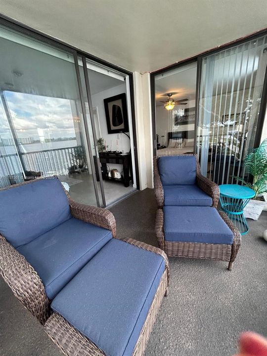 For Sale: $224,800 (2 beds, 2 baths, 920 Square Feet)