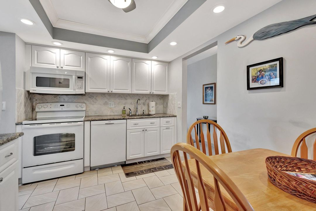 Недавно продано: $227,500 (3 спален, 2 ванн, 1080 Квадратных фут)