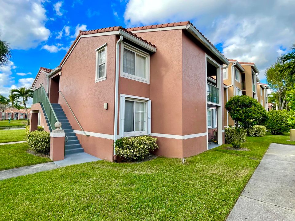 En Venta: $299,000 (3 camas, 2 baños, 1276 Pies cuadrados)