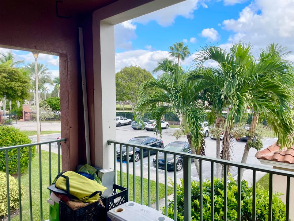 En Venta: $299,000 (3 camas, 2 baños, 1276 Pies cuadrados)