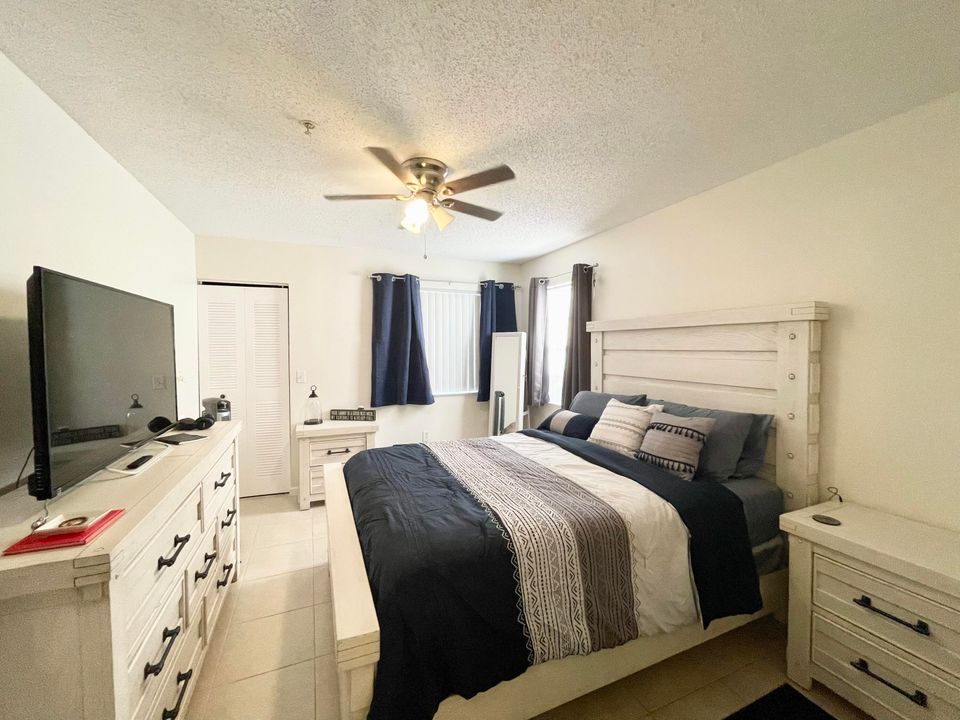 En Venta: $299,000 (3 camas, 2 baños, 1276 Pies cuadrados)