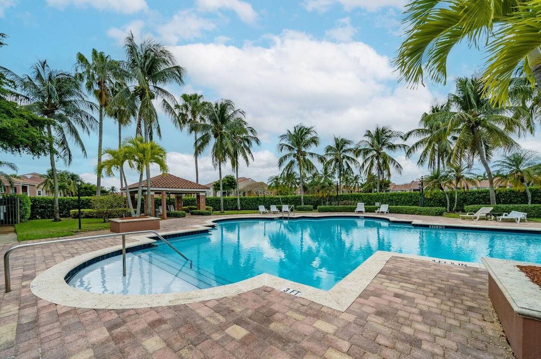 En Venta: $299,000 (3 camas, 2 baños, 1276 Pies cuadrados)