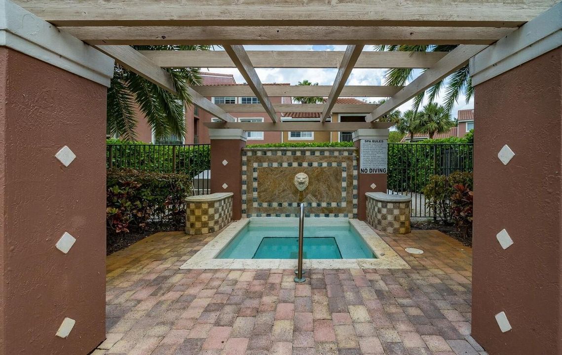 En Venta: $299,000 (3 camas, 2 baños, 1276 Pies cuadrados)