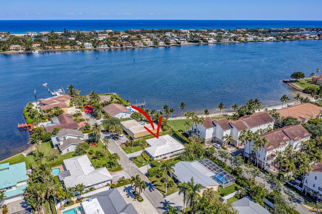 Recently Sold: $830,000 (3 beds, 3 baths, 2599 Square Feet)