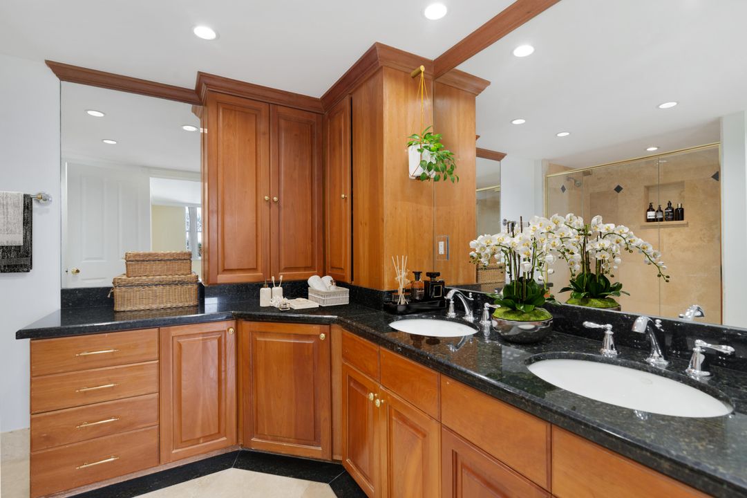 For Sale: $649,000 (2 beds, 2 baths, 1348 Square Feet)