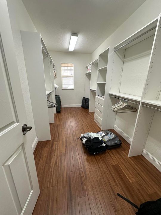 En Renta: $12,200 (3 camas, 2 baños, 2468 Pies cuadrados)