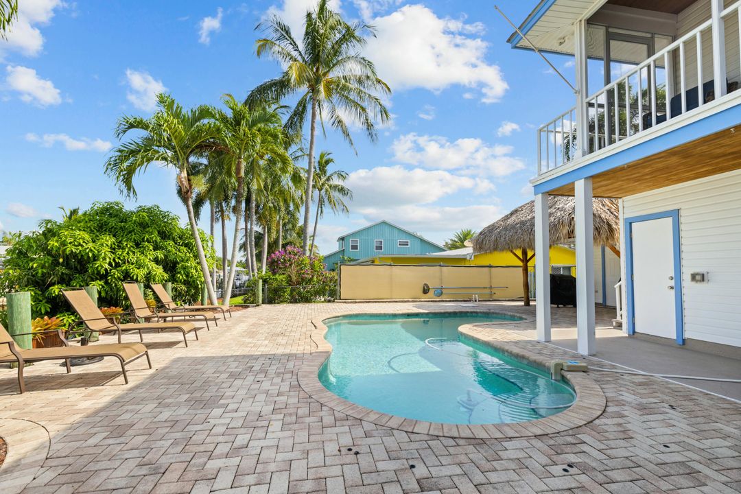 For Sale: $1,699,000 (3 beds, 2 baths, 2356 Square Feet)