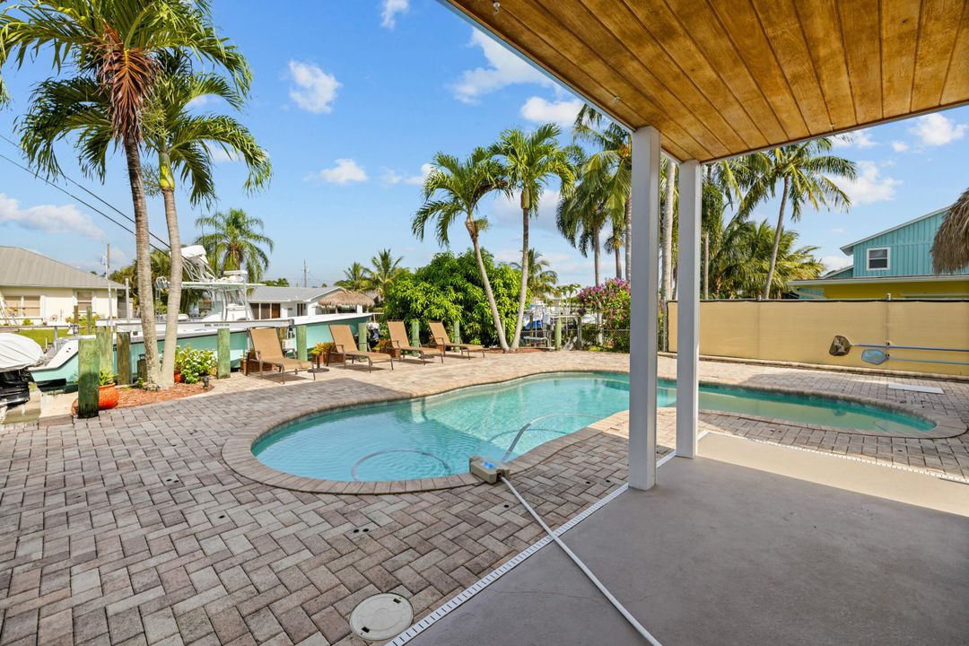 For Sale: $1,699,000 (3 beds, 2 baths, 2356 Square Feet)