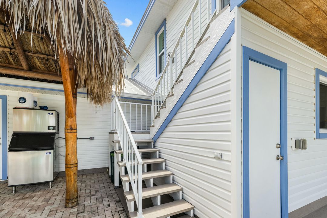 For Sale: $1,699,000 (3 beds, 2 baths, 2356 Square Feet)