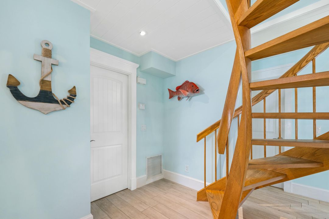 For Sale: $1,699,000 (3 beds, 2 baths, 2356 Square Feet)