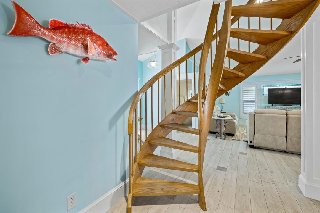 For Sale: $1,699,000 (3 beds, 2 baths, 2356 Square Feet)