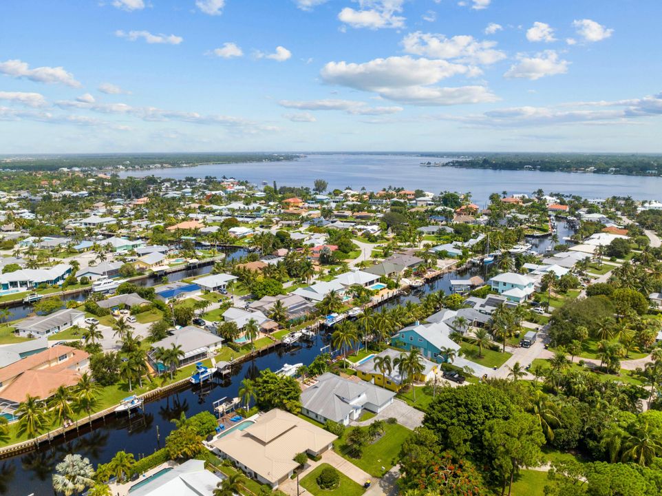 For Sale: $1,699,000 (3 beds, 2 baths, 2356 Square Feet)