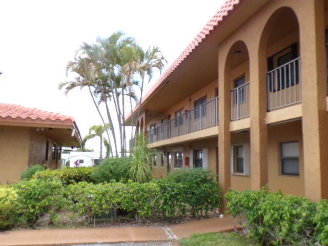 Recently Sold: $194,900 (2 beds, 2 baths, 986 Square Feet)